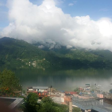 Hotel Bhadrakali Pokhara Inn Buitenkant foto