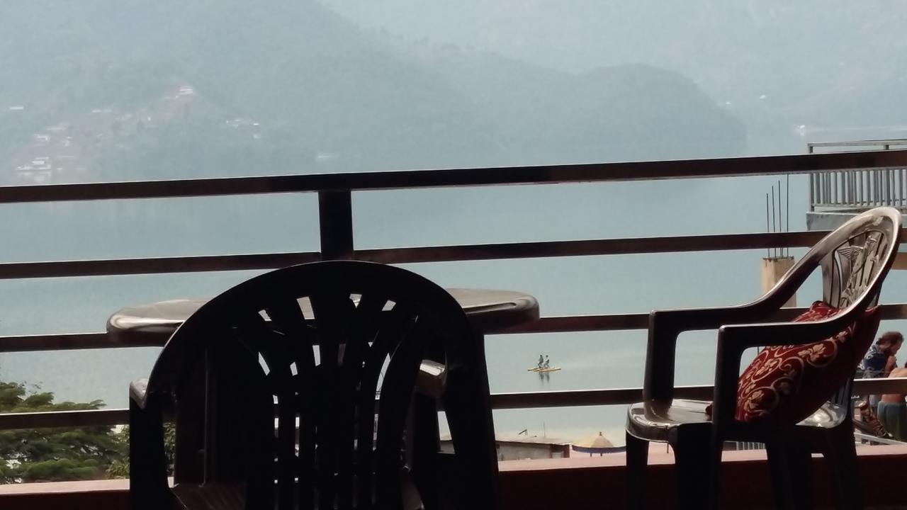 Hotel Bhadrakali Pokhara Inn Buitenkant foto