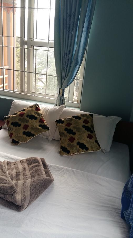 Hotel Bhadrakali Pokhara Inn Buitenkant foto