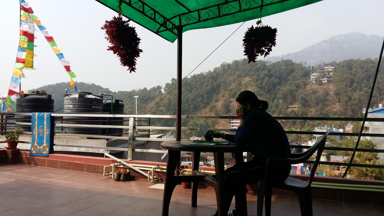 Hotel Bhadrakali Pokhara Inn Buitenkant foto