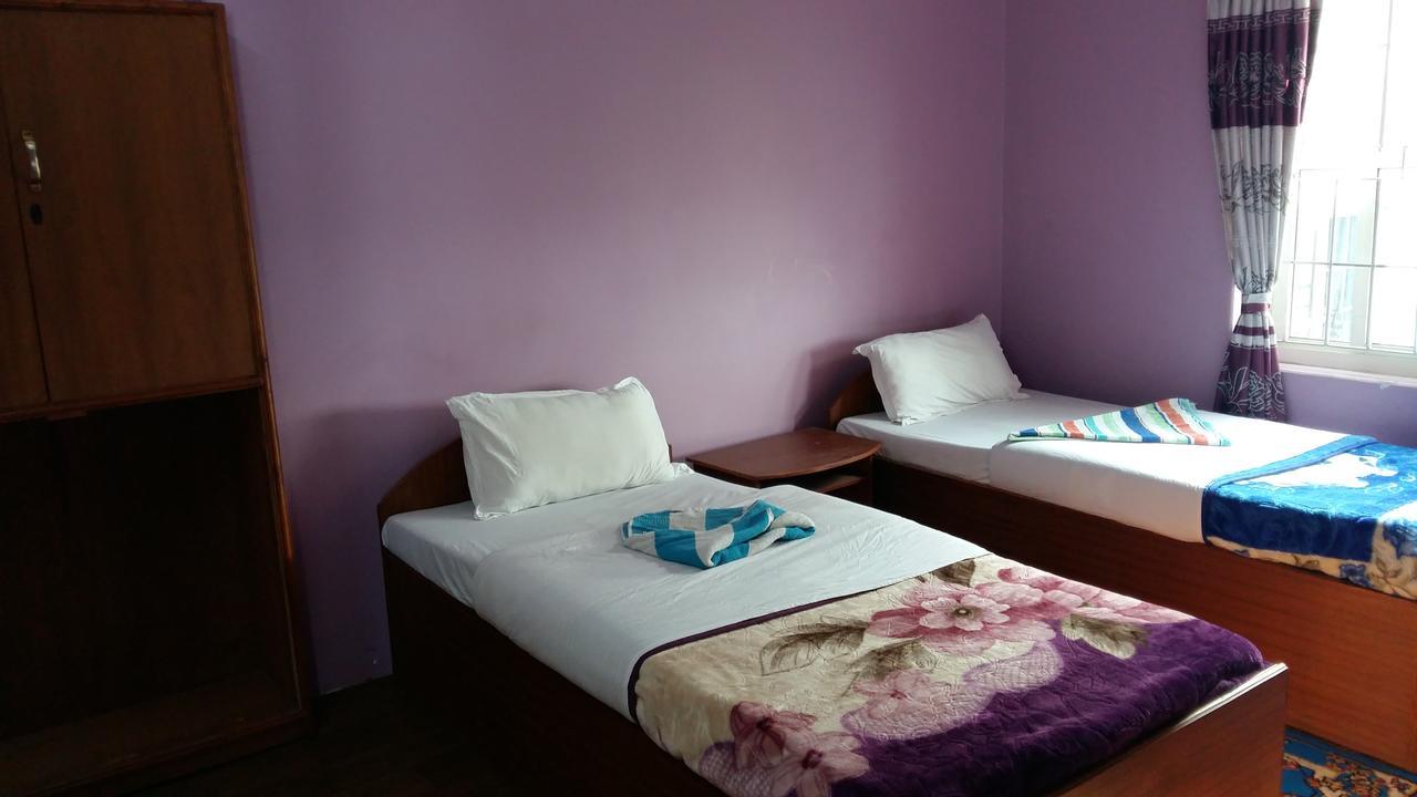 Hotel Bhadrakali Pokhara Inn Buitenkant foto