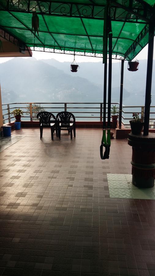 Hotel Bhadrakali Pokhara Inn Buitenkant foto