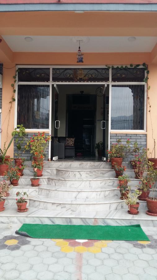 Hotel Bhadrakali Pokhara Inn Buitenkant foto