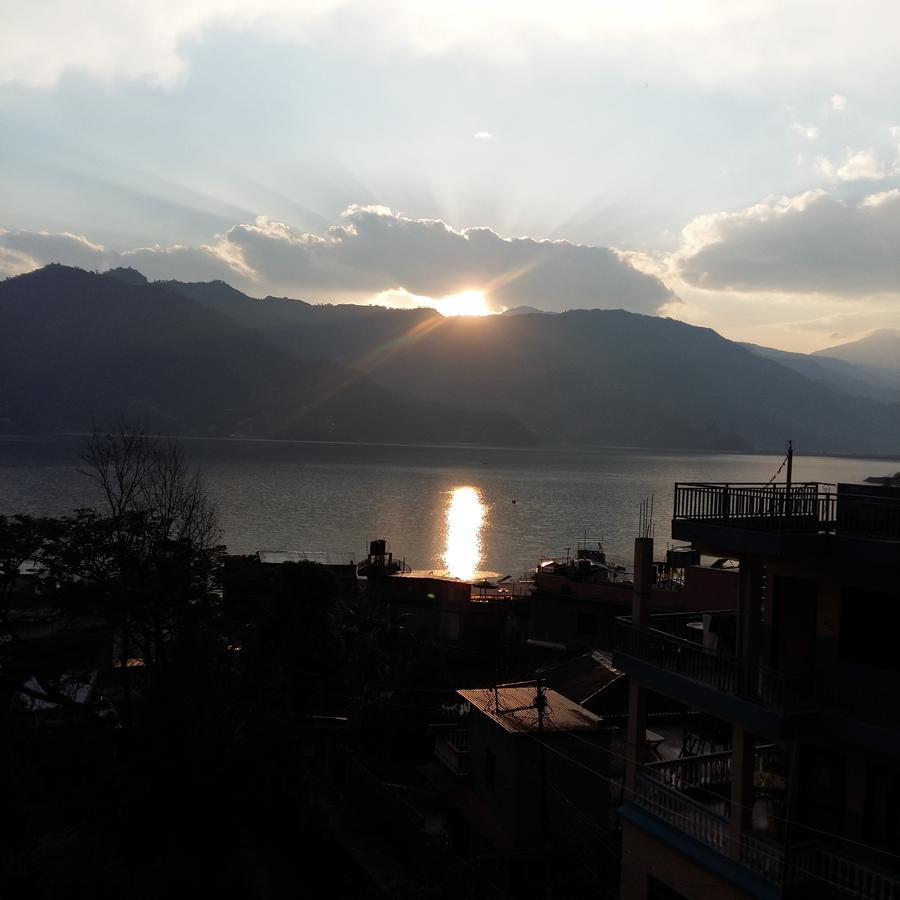 Hotel Bhadrakali Pokhara Inn Buitenkant foto