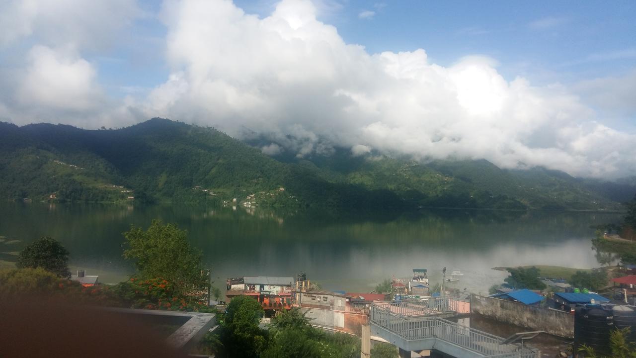 Hotel Bhadrakali Pokhara Inn Buitenkant foto