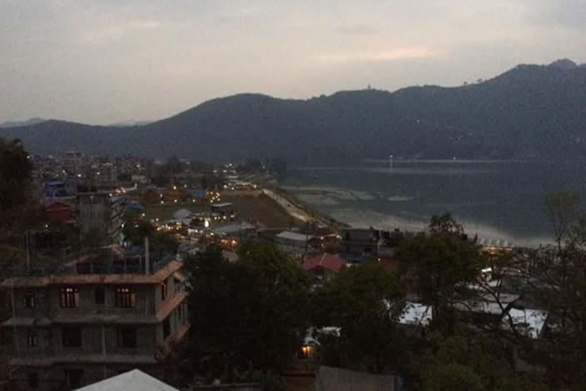 Hotel Bhadrakali Pokhara Inn Buitenkant foto